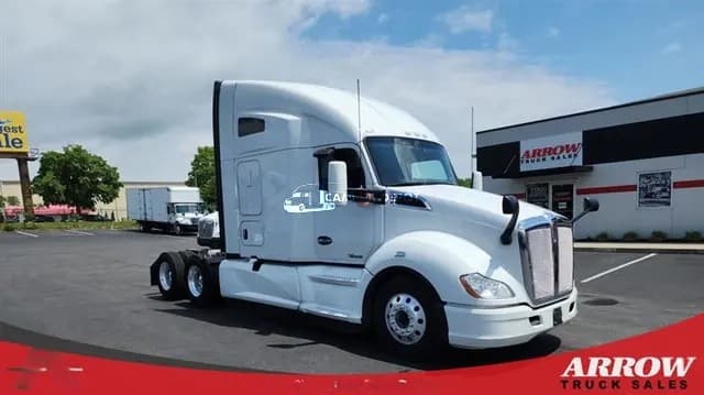 2020 Kenworth T680 Sleeper Trucks