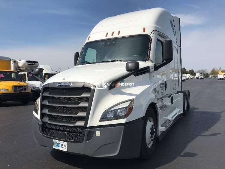 2022 Freightliner T12664ST Sleeper Trucks