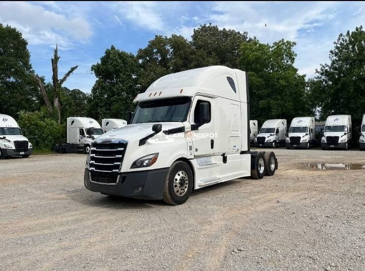 2020 Freightliner T12664ST Sleeper Trucks