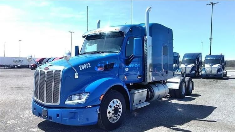 2019 Peterbilt 579 Sleeper Trucks
