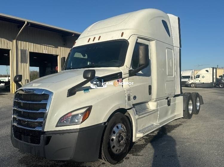 2021 Freightliner T12664ST Sleeper Trucks
