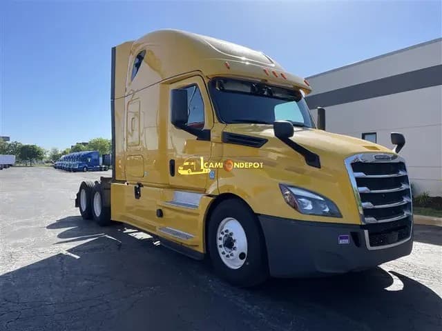 2020 Freightliner Cascadia Sleeper Trucks
