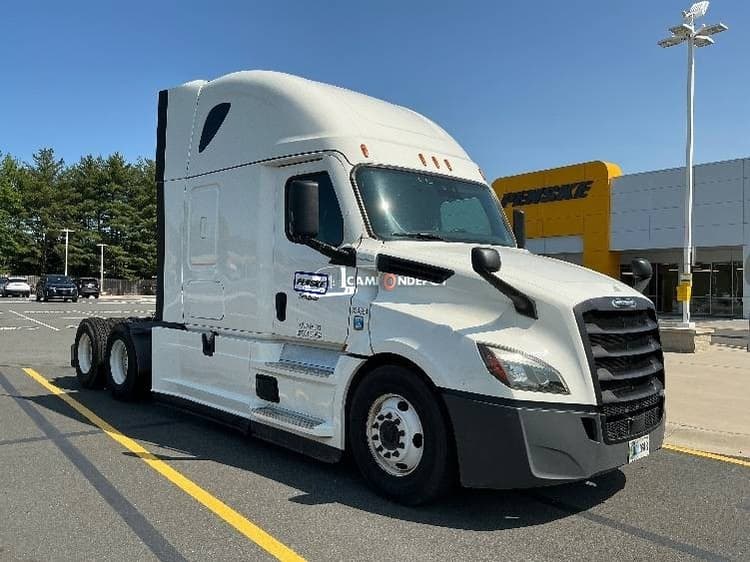 2021 Freightliner T12664ST Sleeper Trucks