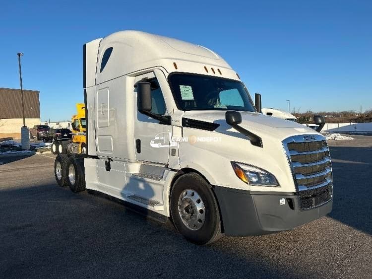 2022 Freightliner T12664ST Sleeper Trucks