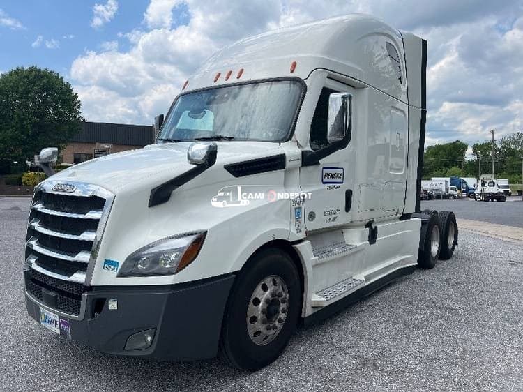 2021 Freightliner T12664ST Sleeper Trucks
