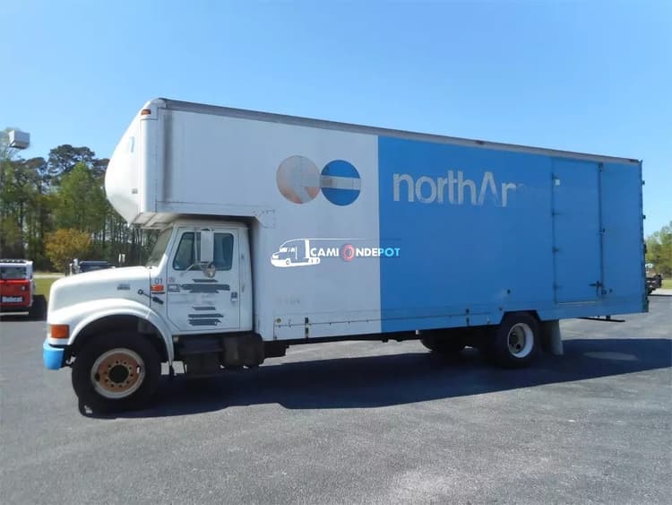 2001 International  4700 Box Trucks