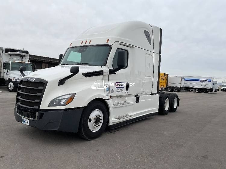 2021 Freightliner T12664ST Sleeper Trucks
