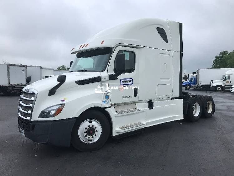 2020 Freightliner T12664ST Sleeper Trucks