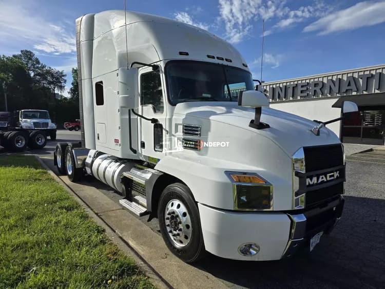 2019 Mack  ANTHEM Sleeper Trucks