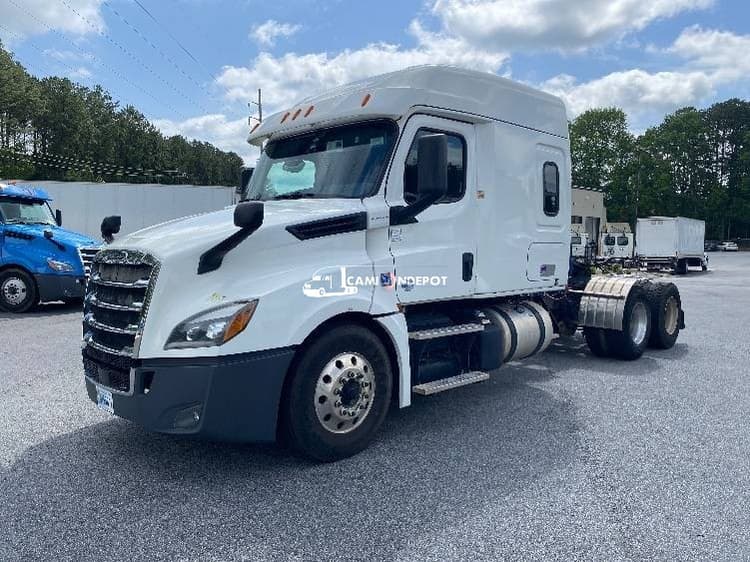 2019 Freightliner T12664ST Sleeper Trucks