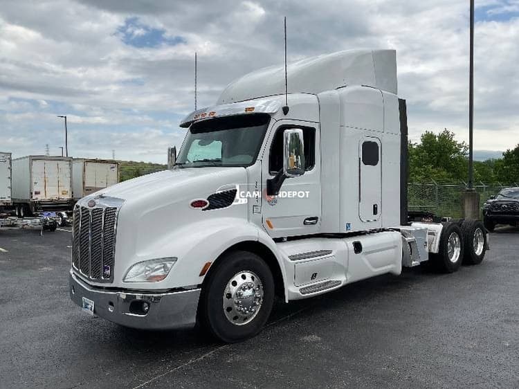 2019 Peterbilt 579 Sleeper Trucks