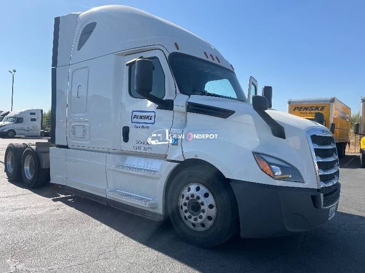 2020 Freightliner T12664ST Sleeper Trucks