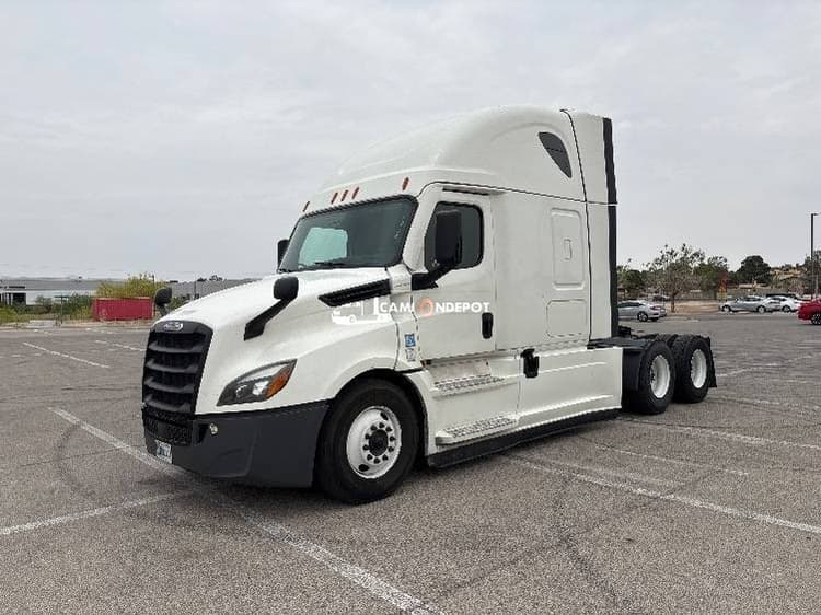 2020 Freightliner T12664ST Sleeper Trucks