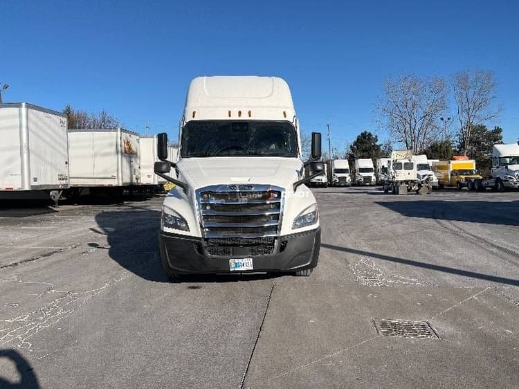 2022 Freightliner T12664ST Sleeper Trucks