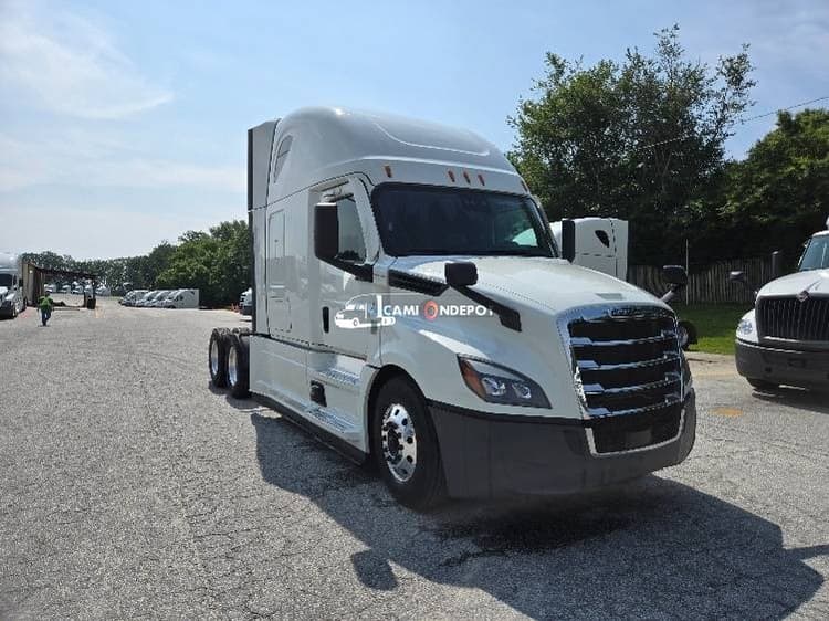 2021 Freightliner T12664ST Sleeper Trucks