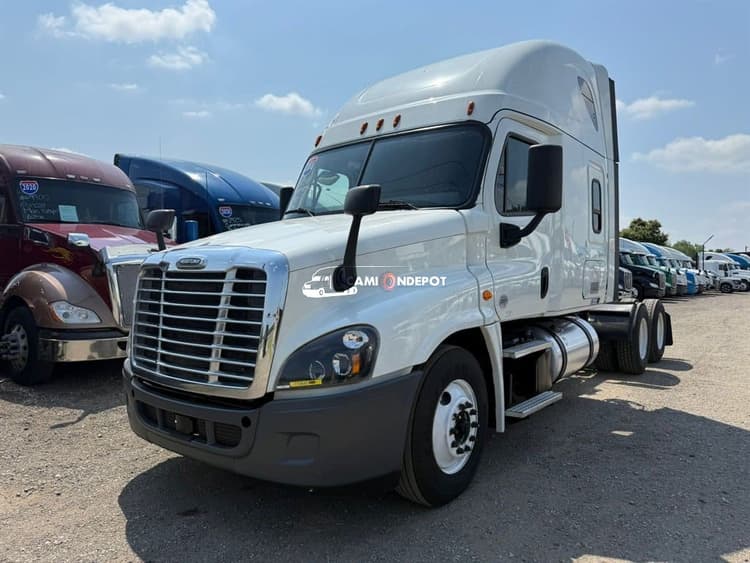 2018 Freightliner Cascadia 125 Sleeper Trucks