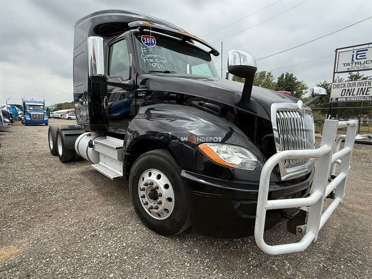 2019 International Lt625 Sleeper Trucks