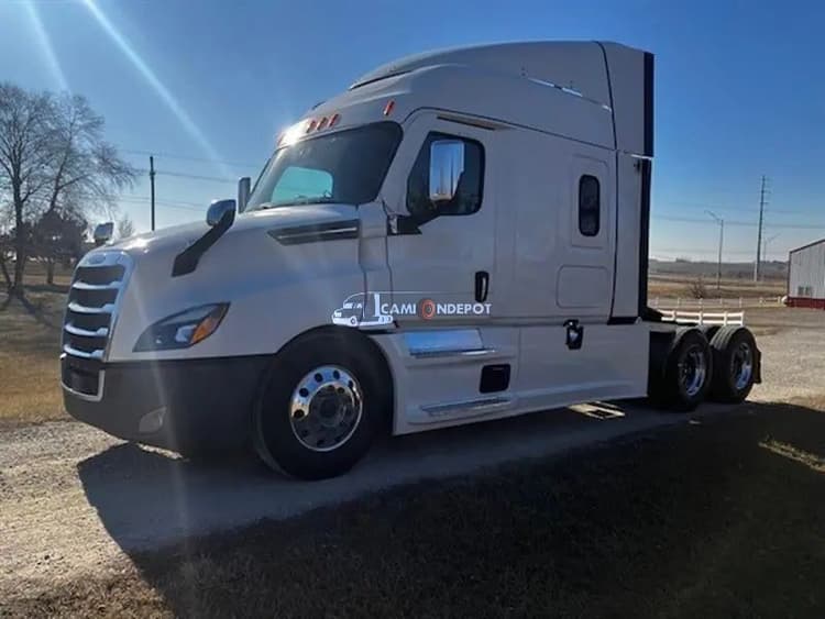 2021 Freightliner Cascadia Sleeper Trucks
