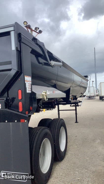 2025 Clement 32X102 Trailers End Dump 