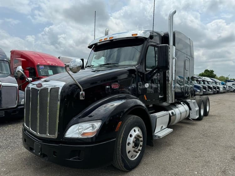 2020 Peterbilt 579 Sleeper Trucks