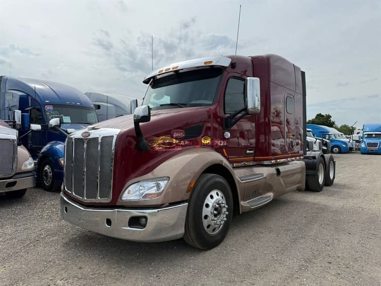 2019 Peterbilt 579 Sleeper Trucks