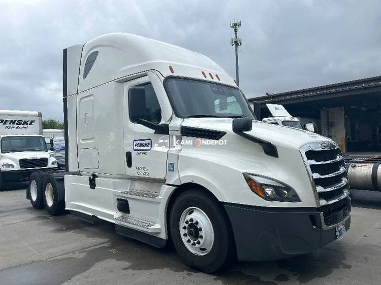 2022 Freightliner T12664ST Sleeper Trucks