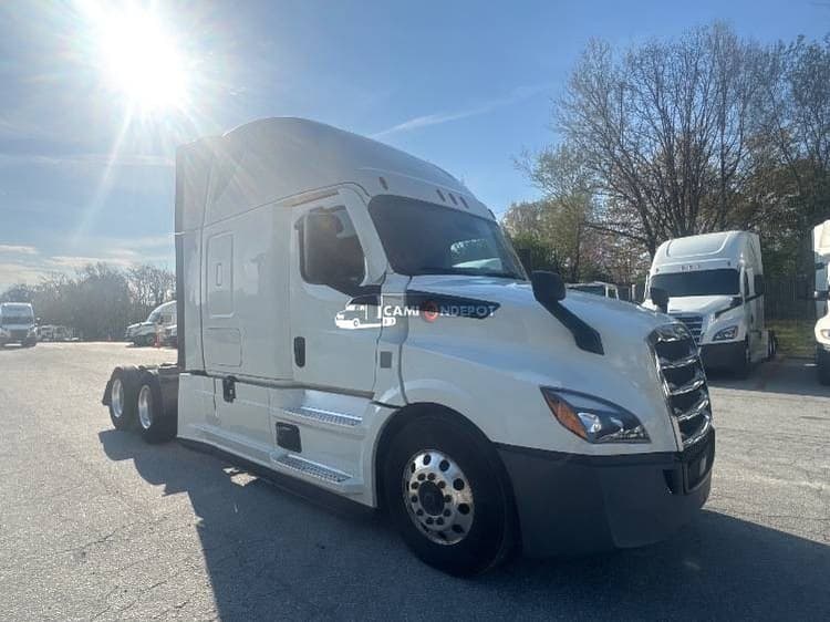 2021 Freightliner T12664ST Sleeper Trucks