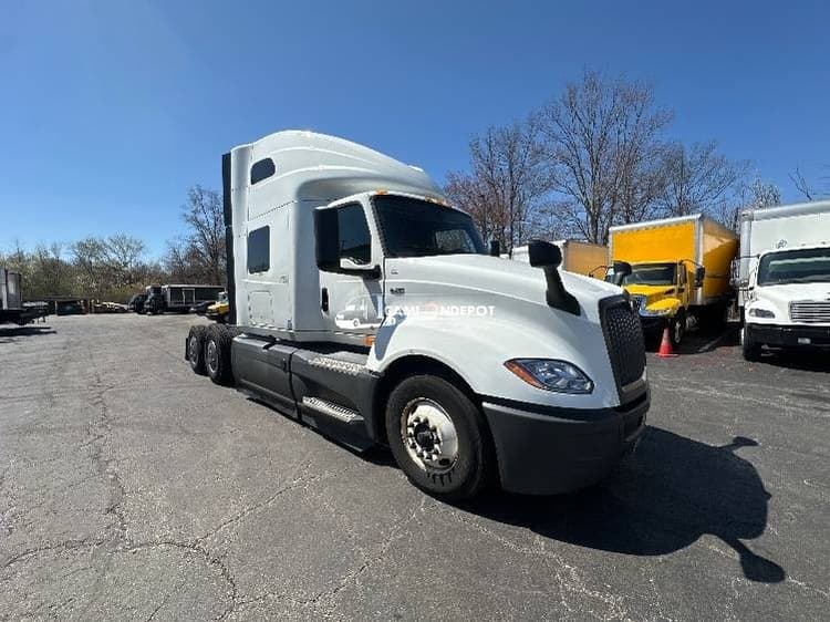 2022 International LT625 Sleeper Trucks