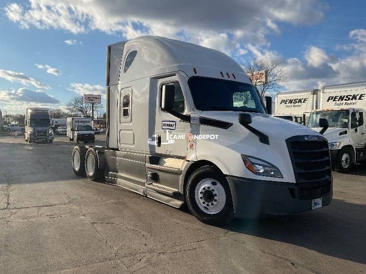 2020 Freightliner T12664ST Sleeper Trucks