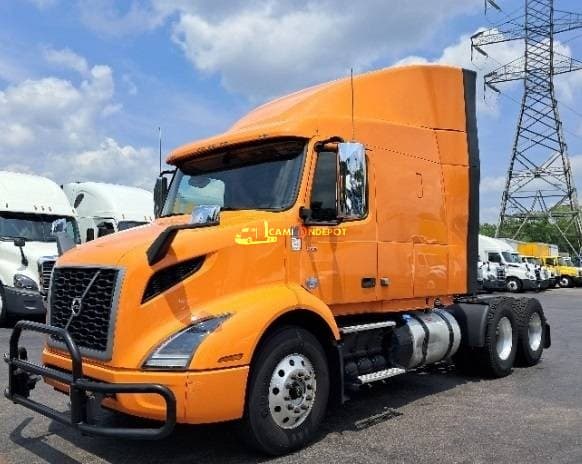 2019 Volvo VNR64640 Sleeper Trucks