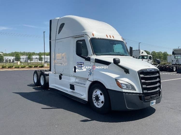 2022 Freightliner T12664ST Sleeper Trucks