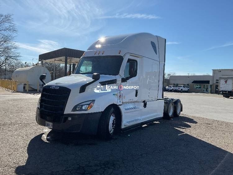 2022 Freightliner T12664ST Sleeper Trucks