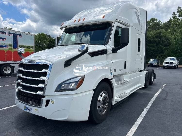2020 Freightliner T12664ST Sleeper Trucks