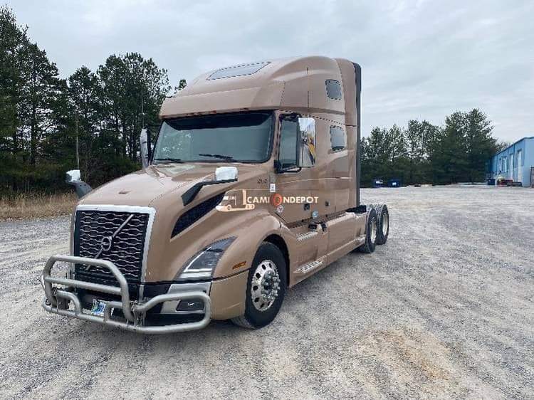 2021 Volvo VNL64760 Sleeper Trucks