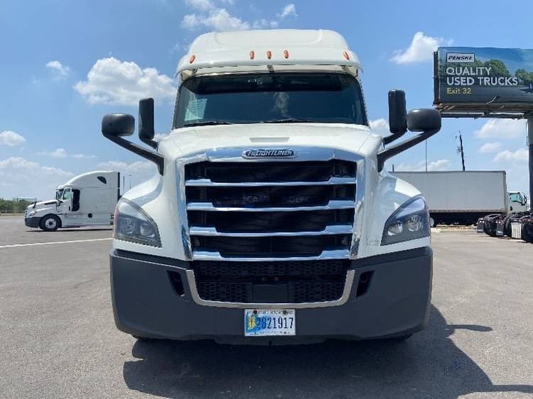 2020 Freightliner T12664ST Sleeper Trucks