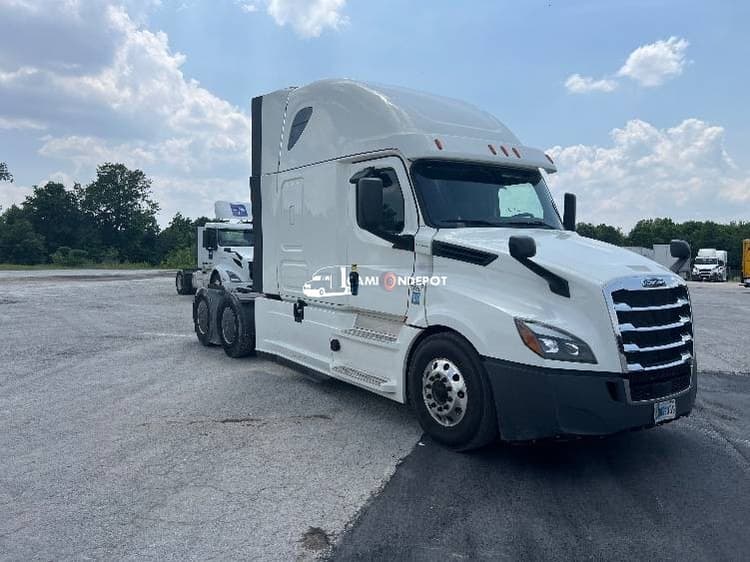 2020 Freightliner T12664ST Sleeper Trucks
