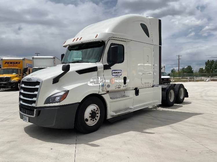 2020 Freightliner T12664ST Sleeper Trucks