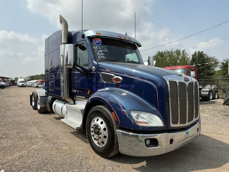 2016 Peterbilt 579 Sleeper Trucks