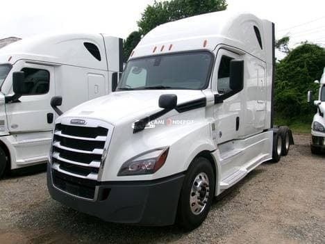 2020 Freightliner T12664ST Sleeper Trucks