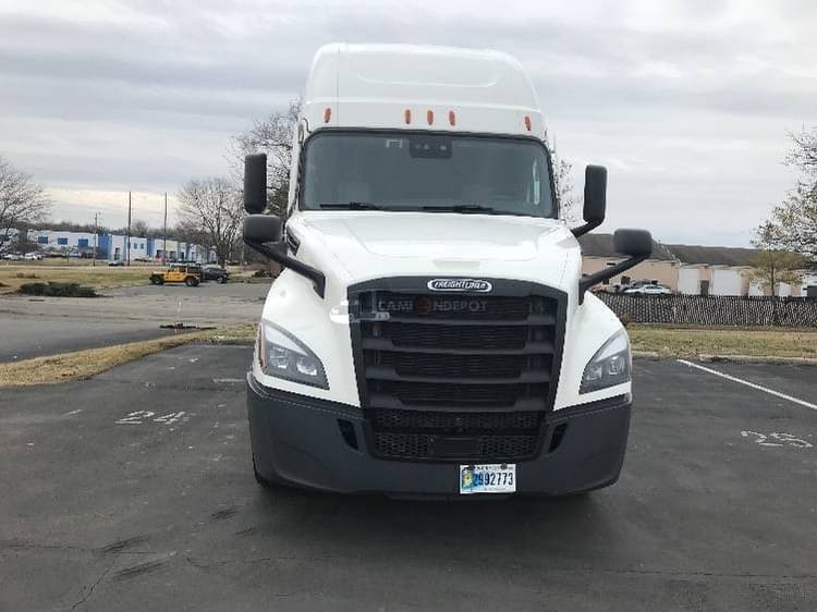 2020 Freightliner 524874 Sleeper Trucks