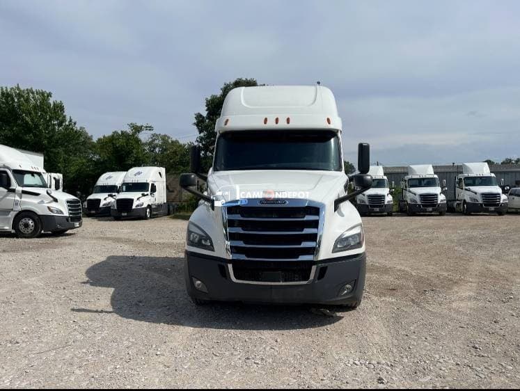 2020 Freightliner T12664ST Sleeper Trucks