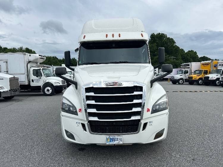 2020 Freightliner T12664ST Sleeper Trucks