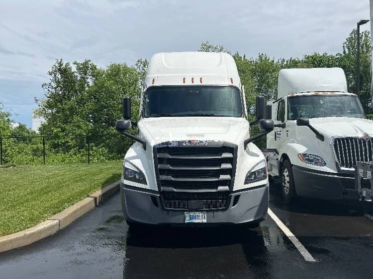 2020 Freightliner T12664ST Sleeper Trucks