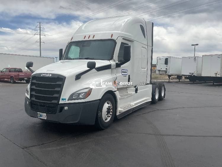 2021 Freightliner T12664ST Sleeper Trucks
