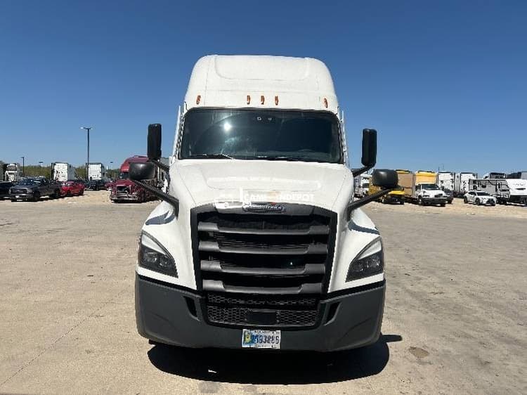 2020 Freightliner T12664ST Sleeper Trucks
