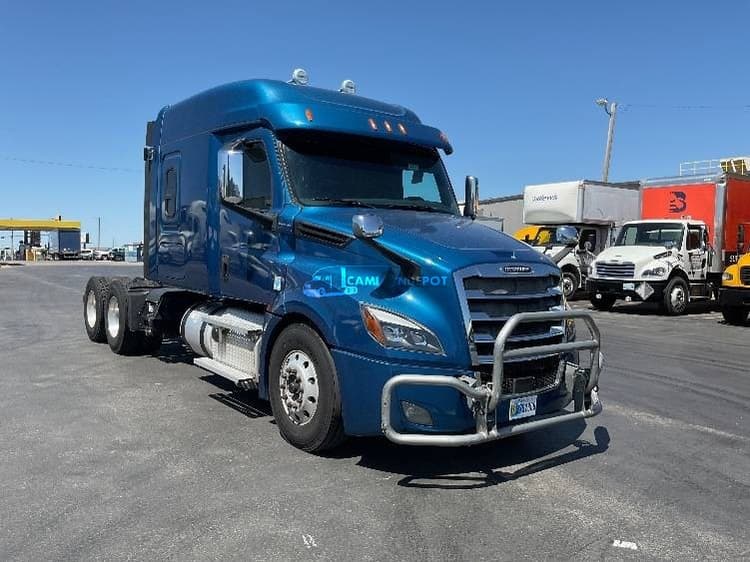 2020 Freightliner T12664ST Sleeper Trucks