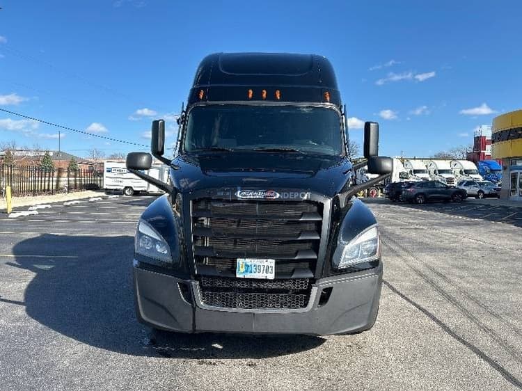 2022 Freightliner T12664ST Sleeper Trucks