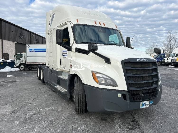 2021 Freightliner T12664ST Sleeper Trucks