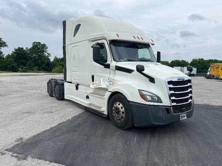 2020 Freightliner T12664ST Sleeper Trucks