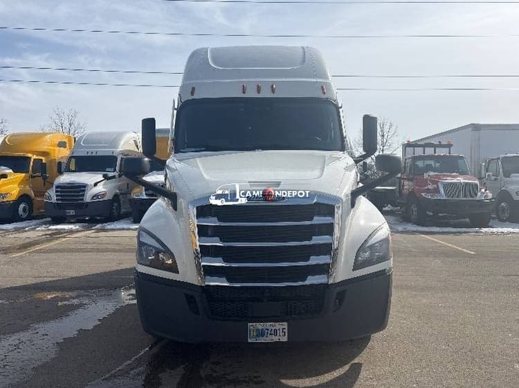 2021 Freightliner T12664ST Sleeper Trucks